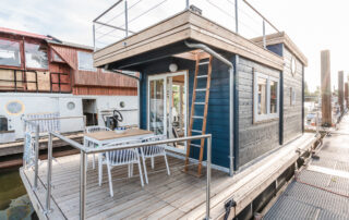 Tiny Houseboat